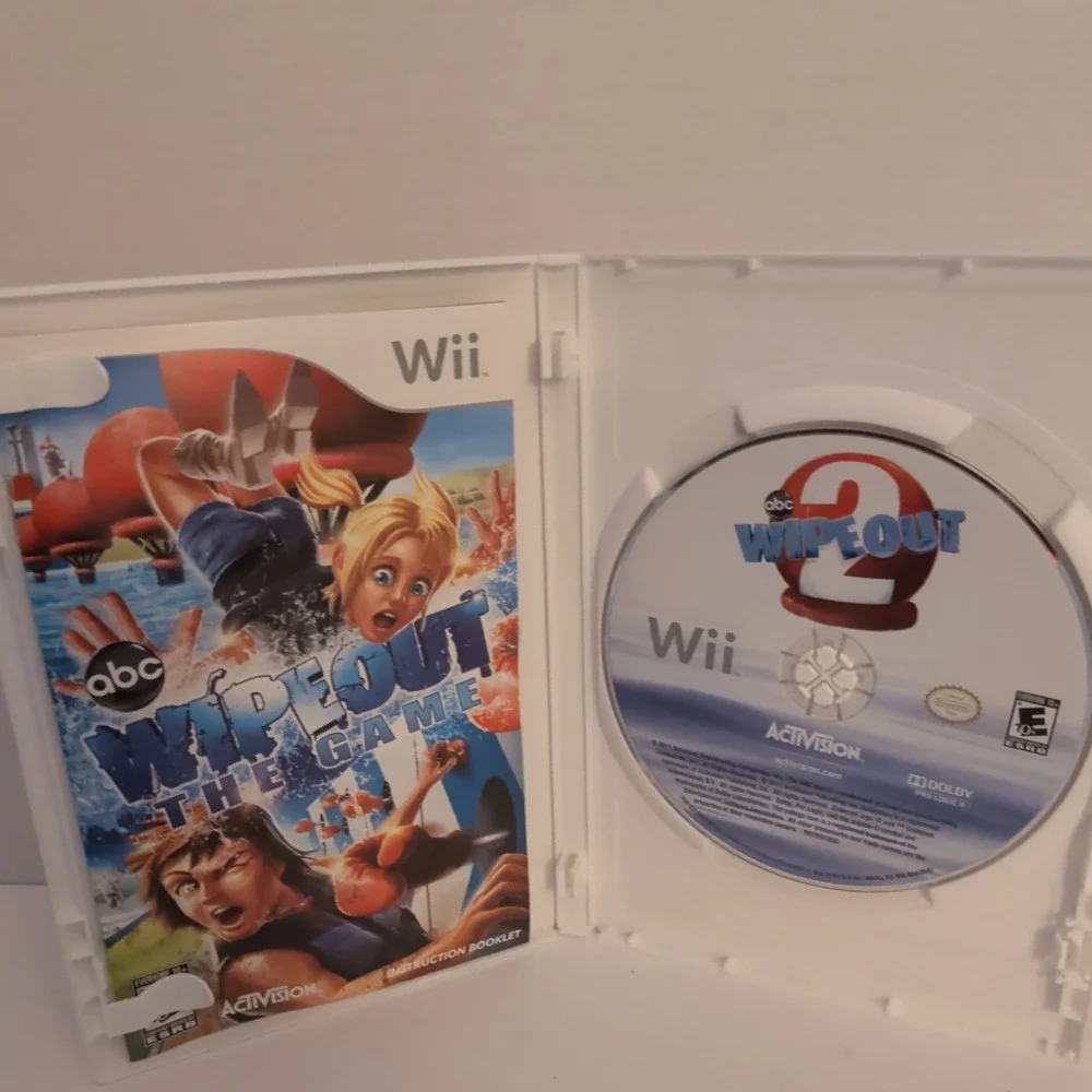 Wipeout The Game Nintendo Wii ABC TV Series Sports Game with Wipeout 2 Disc
